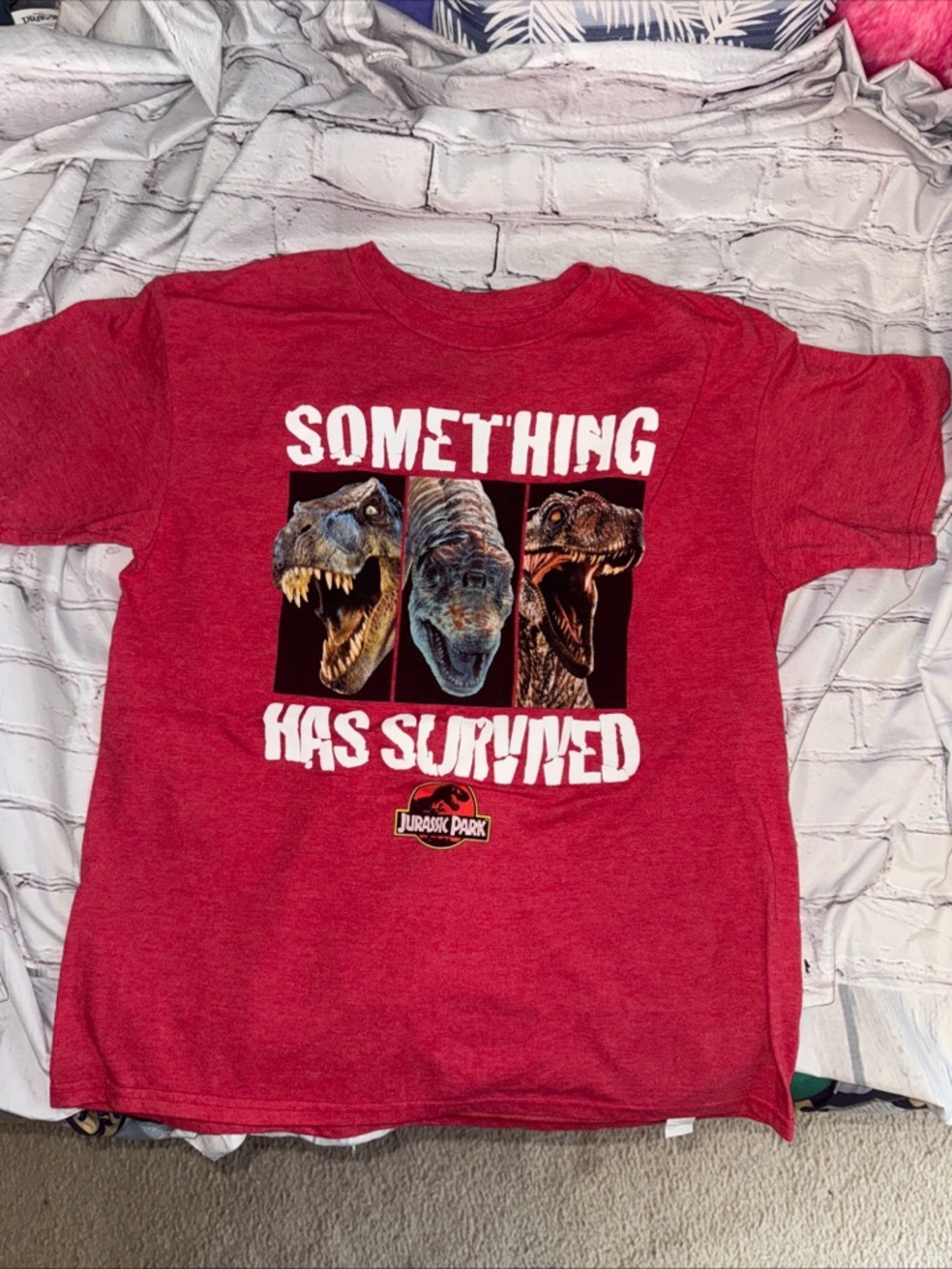 JURASSIC WORLD PARK Red Active Comfort Tee T-Shirt Boys XL.
